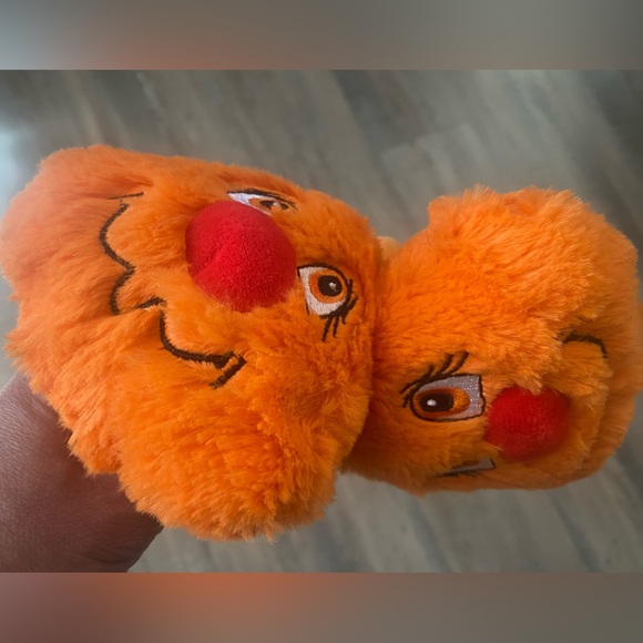 3 Brand new hats and 1 earmuffs (never used) - Picture 8 of 8